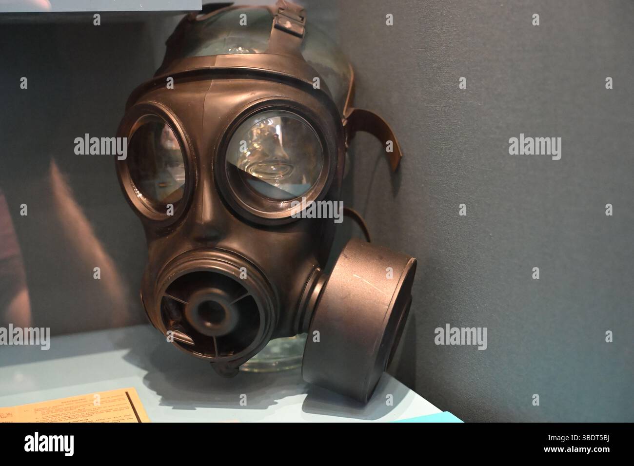 Una maschera a gas dell'esercito britannico - Museo reale dei fucilieri - Torre di Londra - Regno Unito Foto Stock
