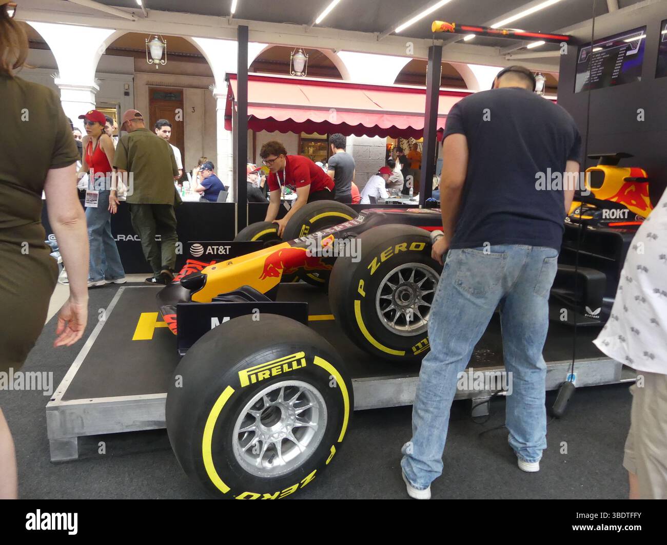26 maggio 2025, Monaco, Francia, Stati Uniti: Monaco (fr), 05/25/2025- gp/forma1/ sport- il gran premio di monaco è la gara più tradizionale e più importante del calendario di formula 1. Tradizionalmente si svolge nell'ultimo fine settimana di maggio, su un circuito stradale di monte carlo, monaco, ed è lungo 3.337 metri (il più piccolo di tutti i gps presenti sul calendario), che richiede molta precisione da parte dei piloti, a causa di un gran numero di curve e della stretta larghezza delle strade che formano il percorso, questa domenica 25 maggio 2025. (Credit Image: © Julia Mineeva/TheNEWS2 via ZUMA Press Wire) SOLO PER USO EDITORIALE! Non per Foto Stock