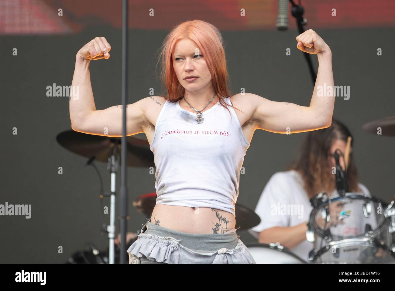 Liverpool, Inghilterra, 25 maggio 2025. Wet Leg che suona radio 1 Main Stage alla BBC radio 1 Big Weekend al Sefton Park di Liverpool. Crediti: Izzy Clayton/Alamy Live News Foto Stock