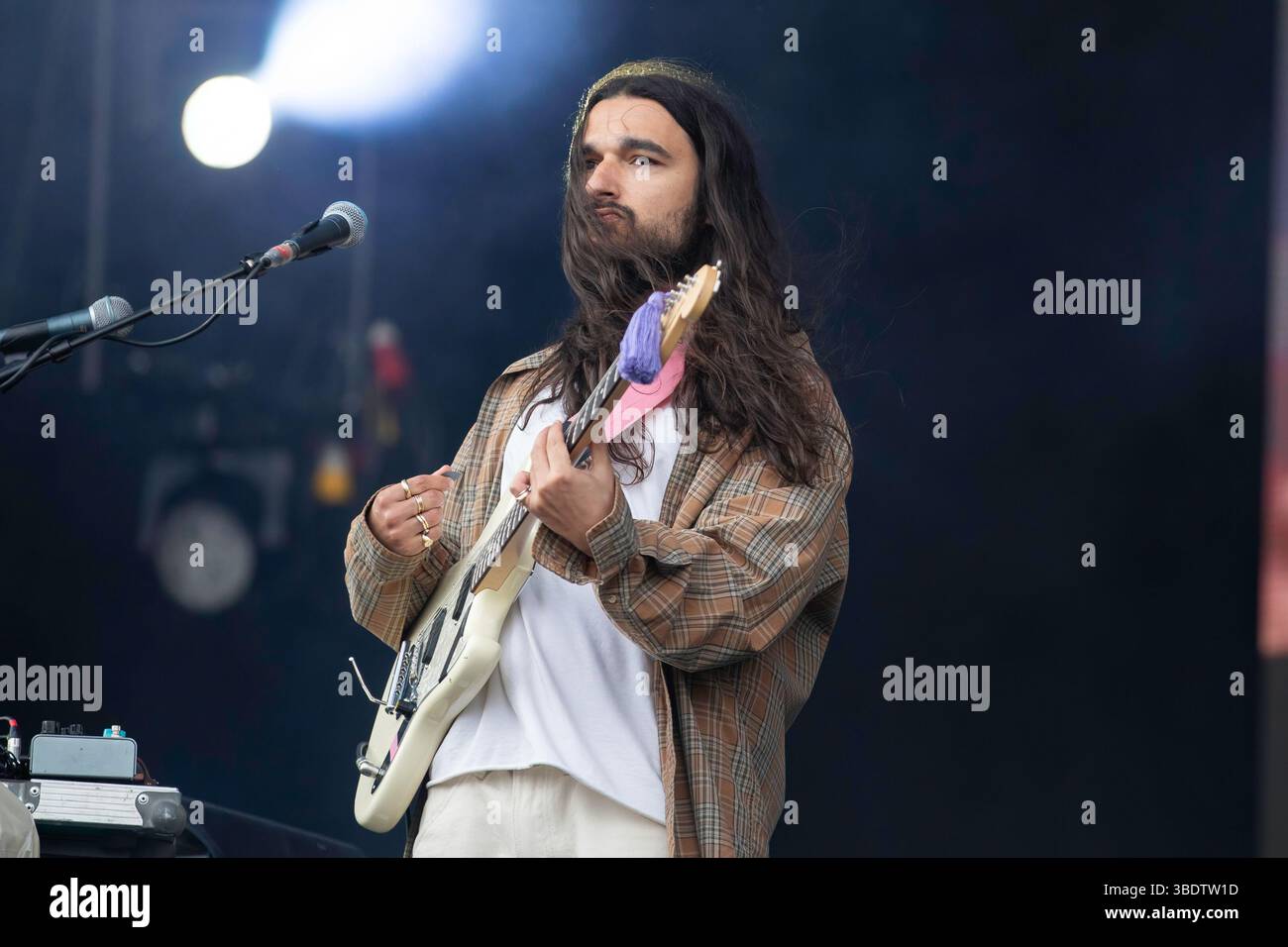 Liverpool, Inghilterra, 25 maggio 2025. Wet Leg che suona radio 1 Main Stage alla BBC radio 1 Big Weekend al Sefton Park di Liverpool. Crediti: Izzy Clayton/Alamy Live News Foto Stock