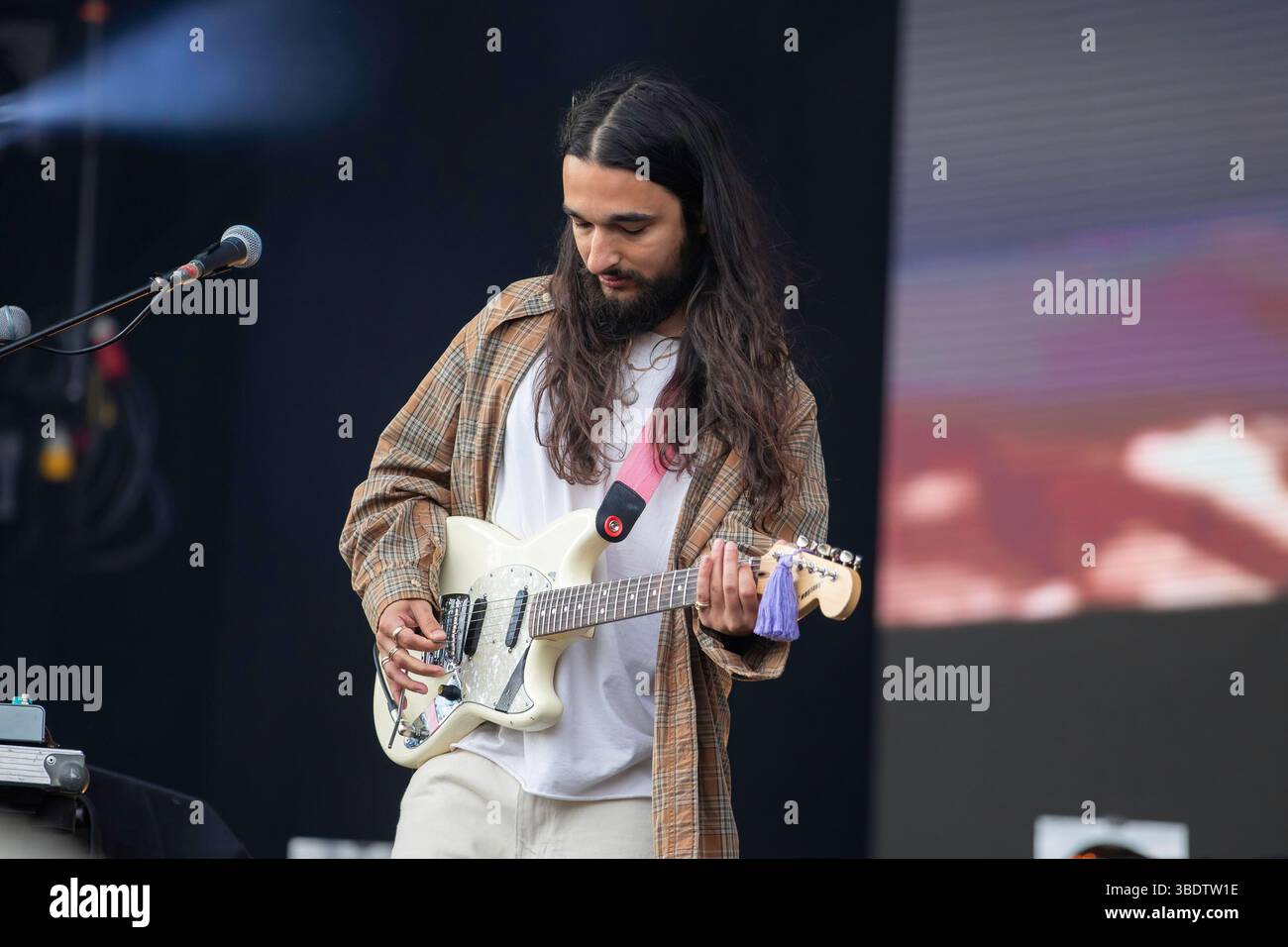 Liverpool, Inghilterra, 25 maggio 2025. Wet Leg che suona radio 1 Main Stage alla BBC radio 1 Big Weekend al Sefton Park di Liverpool. Crediti: Izzy Clayton/Alamy Live News Foto Stock
