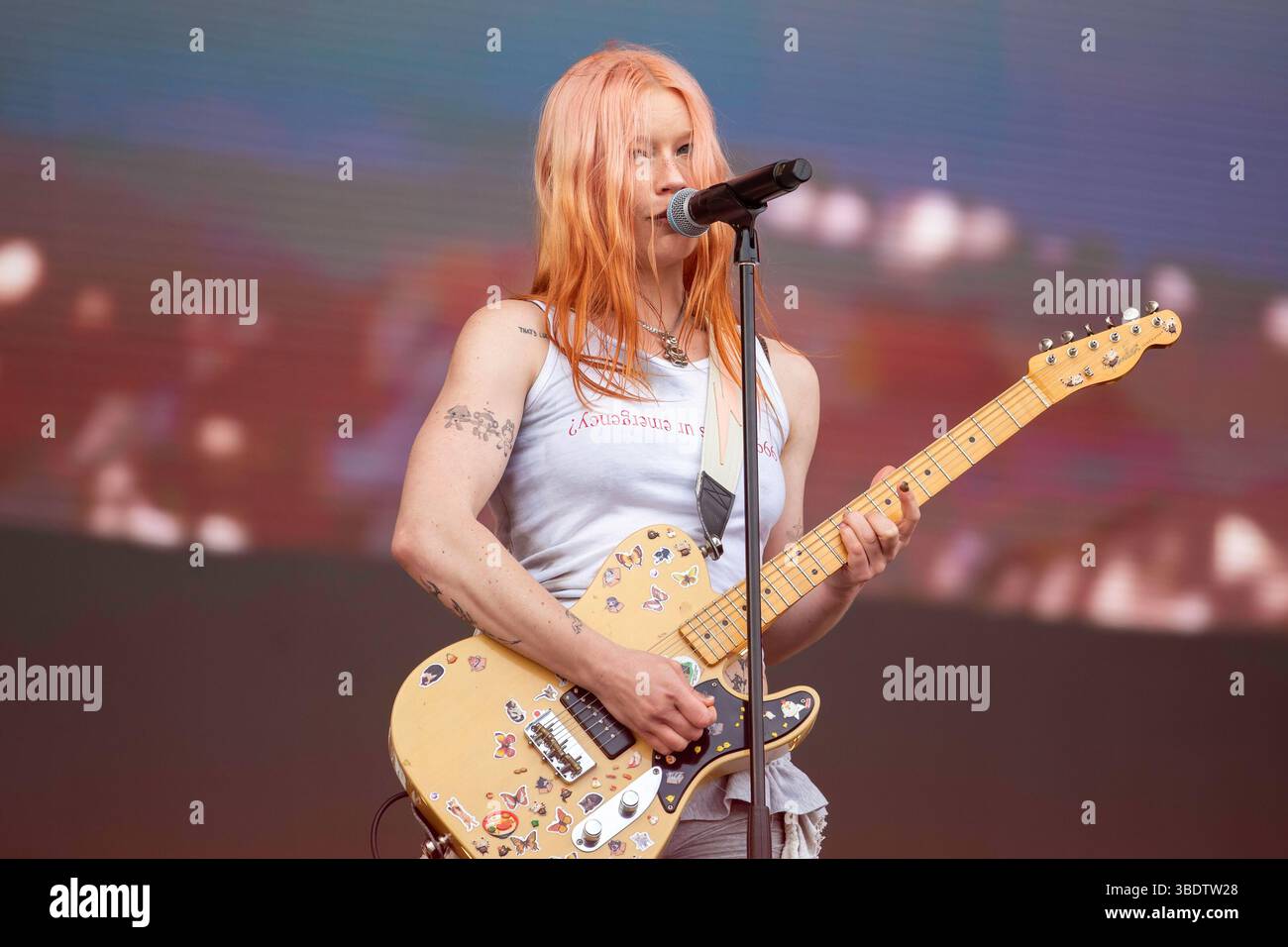 Liverpool, Inghilterra, 25 maggio 2025. Wet Leg che suona radio 1 Main Stage alla BBC radio 1 Big Weekend al Sefton Park di Liverpool. Crediti: Izzy Clayton/Alamy Live News Foto Stock