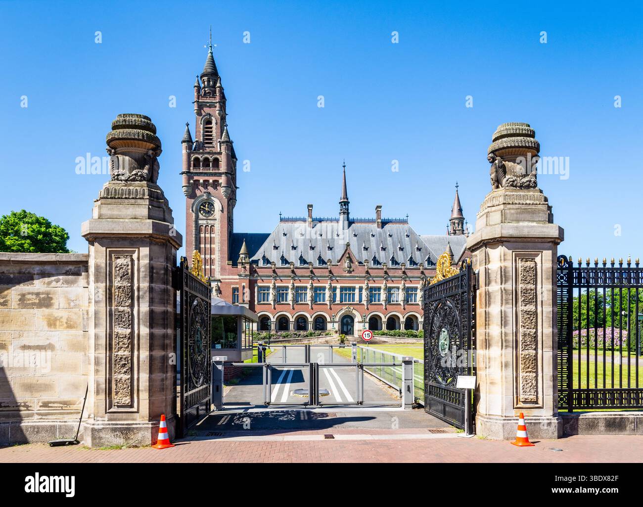 Palazzo della Pace, sede della Corte internazionale di giustizia delle Nazioni Unite, a l'Aia, Paesi Bassi. Foto Stock