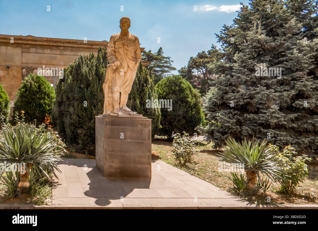 Scultura di Joseph Stalin fuori dalla sua casa e museo a Gori, Georgia. Foto Stock
