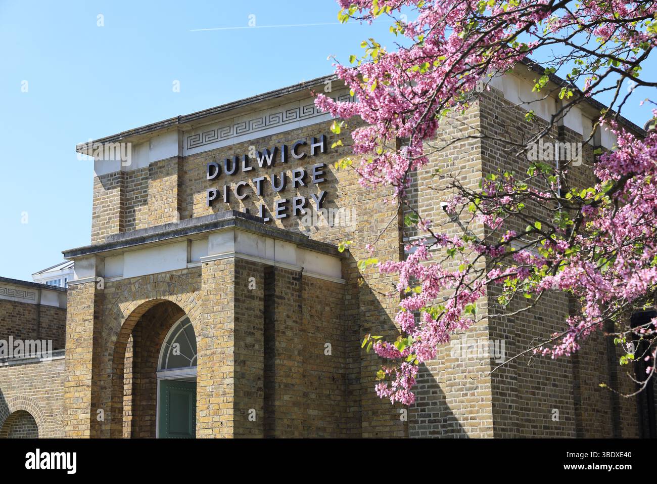 La Pinacoteca di Dulwich nel Villaggio, un vivace centro culturale che ospita mostre importanti e con una collezione permanente di capolavori barocchi, Regno Unito Foto Stock