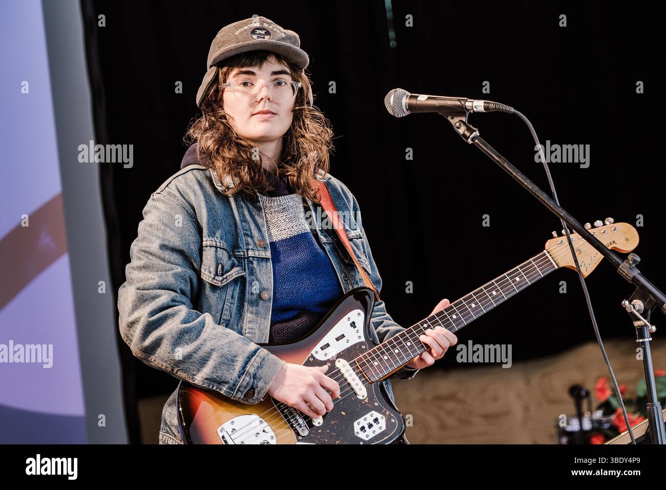 Anika Ostendorf alias Hachiku durante un concerto a Colonia. Foto Stock
