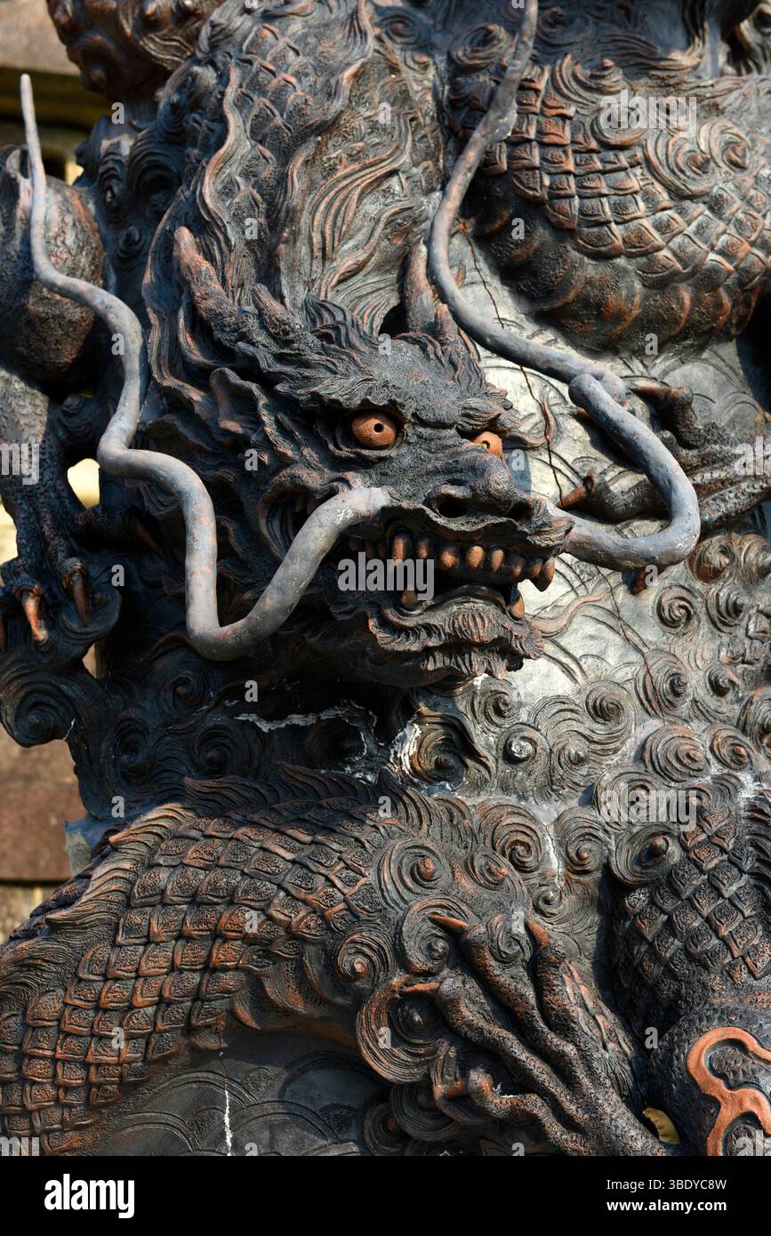Imponente scultura del drago al tempio Kiyomizu-dera a Kyoto, Giappone, Asia. Foto Stock