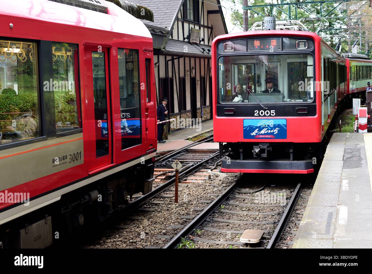 Treno sul Hakone Tozan linea,l'arrampicata in montagna linea ferroviaria in Hakone,Giappone,l'Asia. Foto Stock