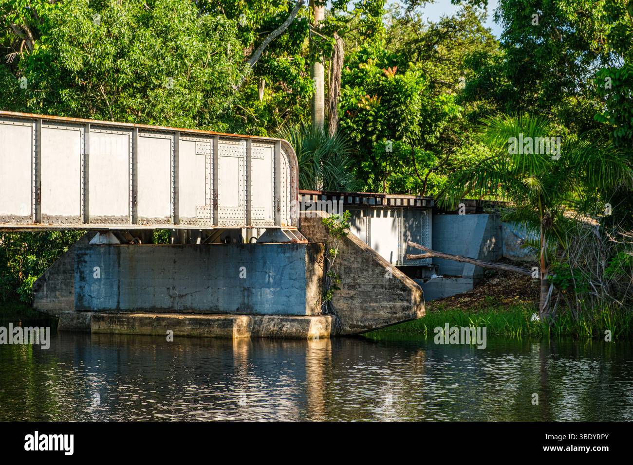 Ponte ferroviario sul fiume Imperial, Riveside Park, Old 41 Road, Bonita Springs, Florida Foto Stock