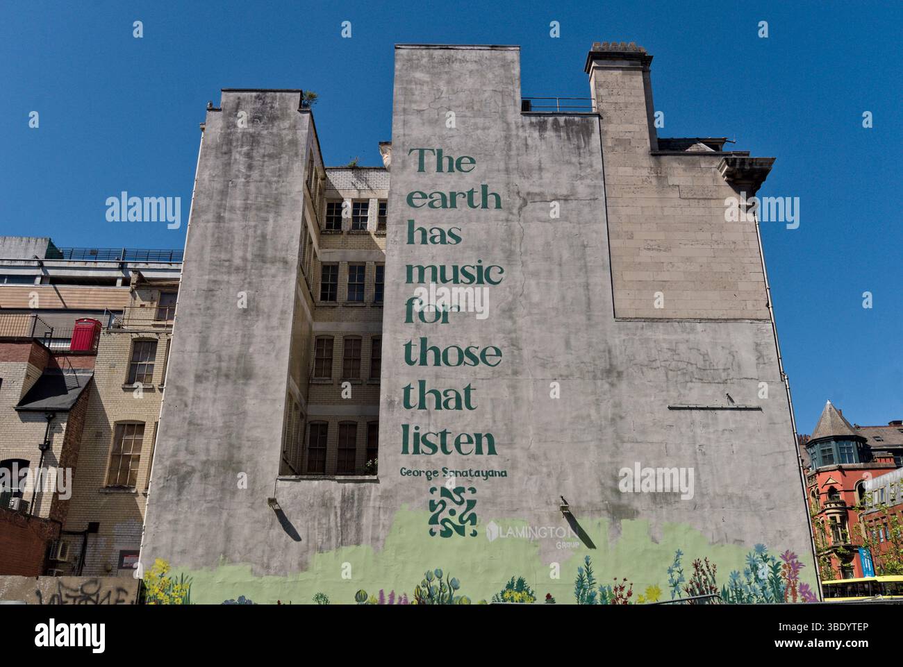 La terra ha la musica ... murale visto a Manchester, Regno Unito Foto Stock