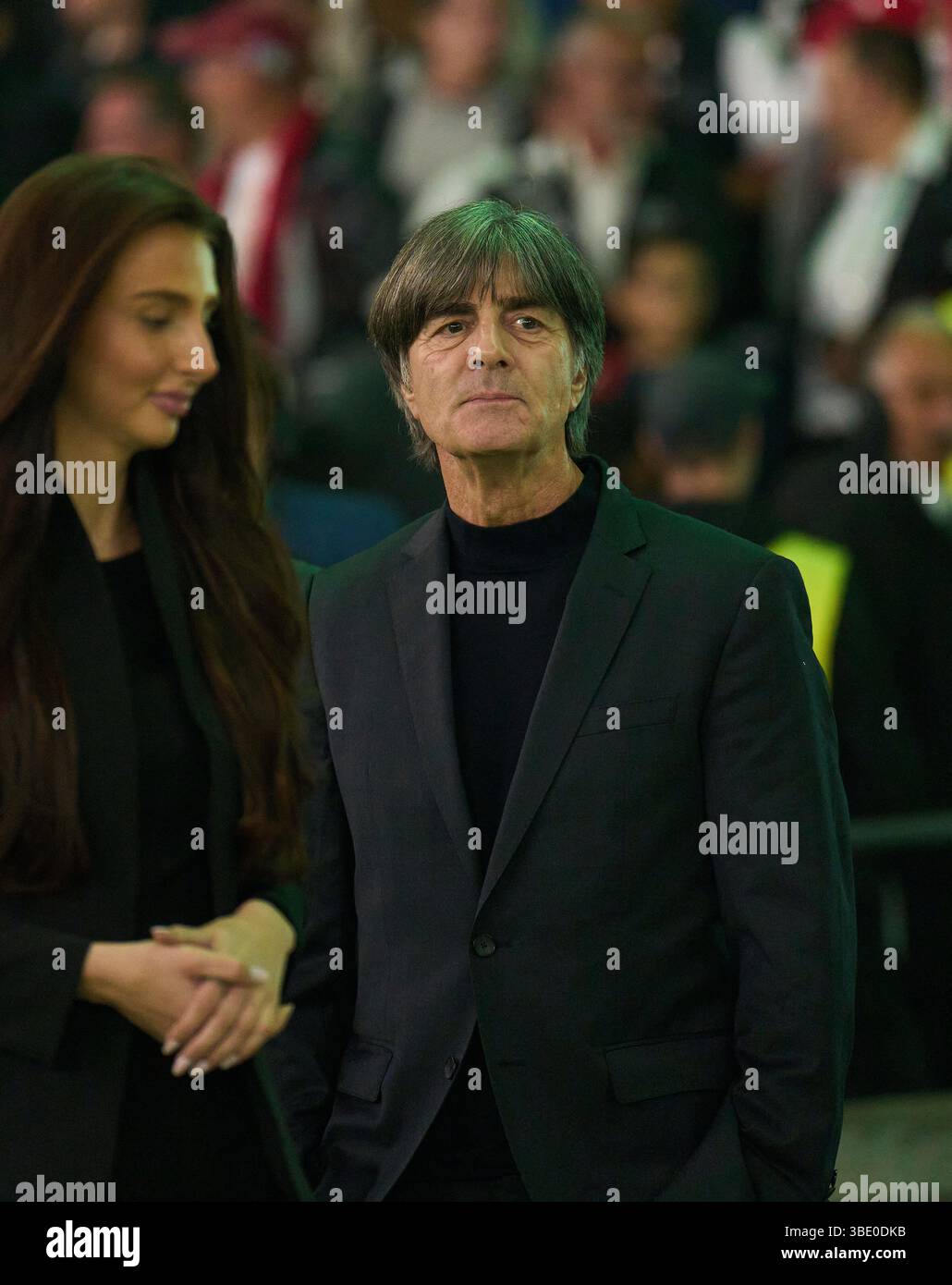 Berlino, Germania. 24 maggio 2025. Joachim Jogi Loew, ex allenatore della DFB, festeggia dopo la finale di Coppa di calcio tedesca tra il VFB STOCCARDA - DSC ARMINIA BIELEFELD 4-2 il 24 maggio 2025 a Berlino, Germania. Fotografo: ddp Images/STAR-Images credito: ddp media GmbH/Alamy Live News Foto Stock
