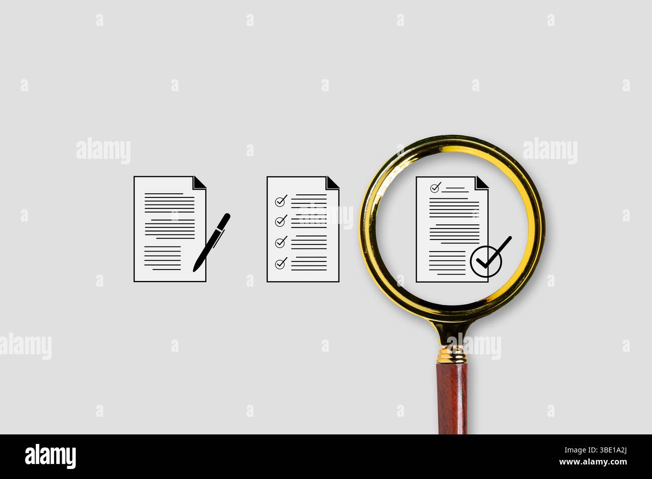 Lente di ingrandimento che evidenzia l'icona del documento della lista di controllo, simboleggia la revisione, la verifica o la convalida del documento. Icone vettoriali piatte per conformità, qualità co Foto Stock