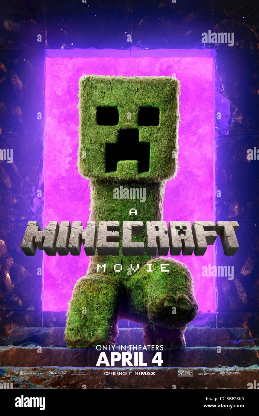A Minecraft Movie (2025) diretto da Jared Hess e interpretato da Jason Momoa, Jack Black e Danielle Brooks. Quattro disadattati vengono improvvisamente trascinati attraverso un misterioso portale in un bizzarro e cubico paese delle meraviglie che prospera nell'immaginazione. SOLO PER L'USO EDITORIALE del poster STATUNITENSE. Crediti: BFA / Warner Bros Foto Stock