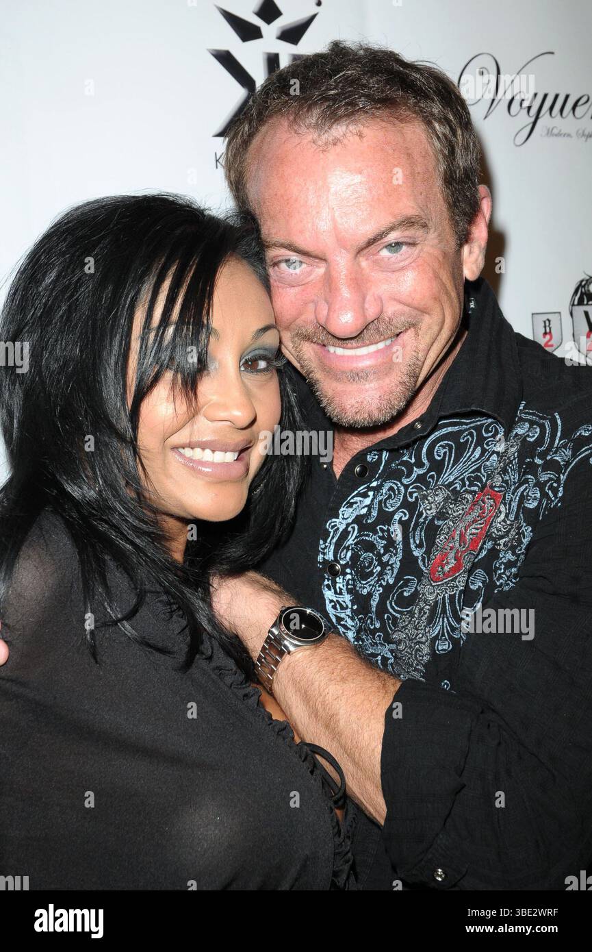 Priya Rai e Randy Spears all'evento "Pennies for Pets" condotto da Penthouse presso l'Aqua Lounge di Beverly Hills, Los Angeles - 23 marzo 2009 Foto Stock