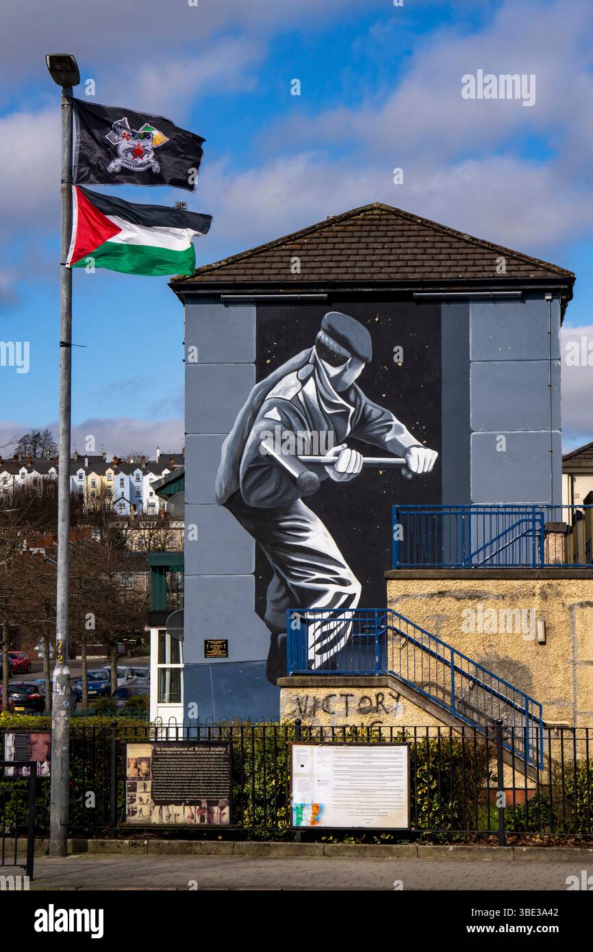 Regno Unito, Irlanda del Nord, Contea di Londonderry, Derry, area nazionalista del Bogside, murales in memoria della Bloody Sunday del 30 gennaio 1972 Foto Stock