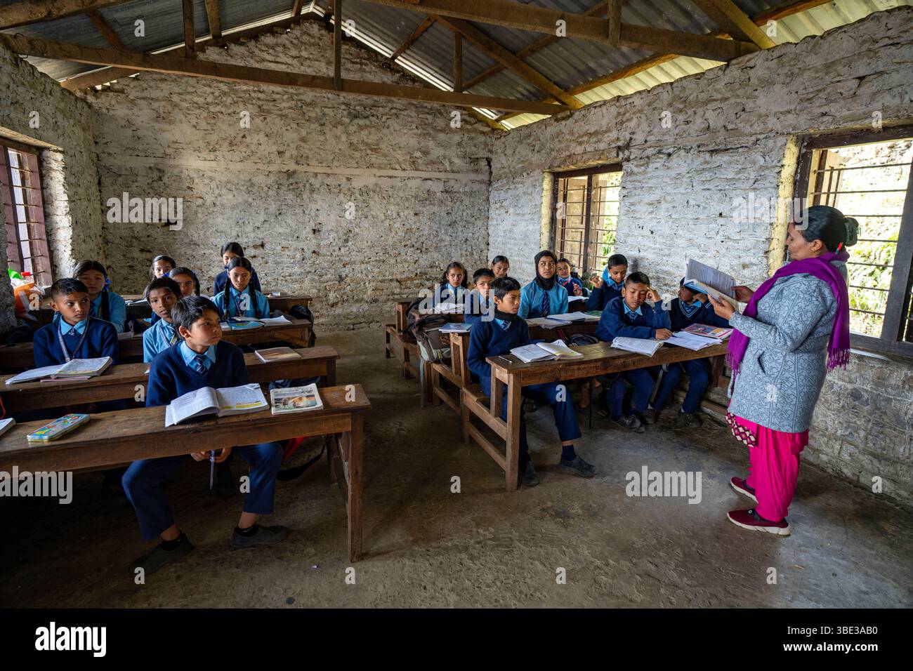 Nepal, regione di Gandaki, Durlung, scuola primaria e secondaria Foto Stock