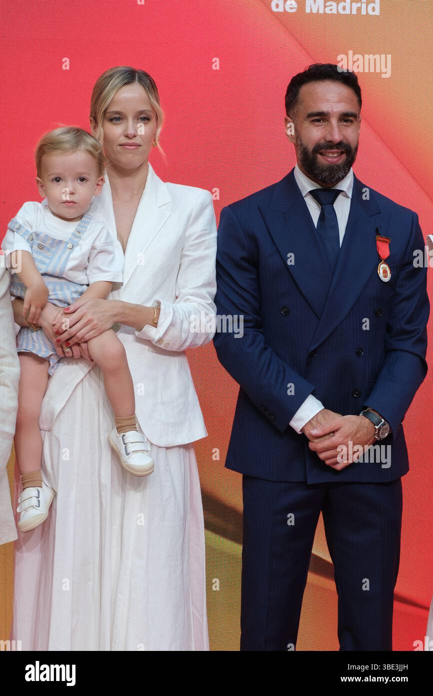 Daphne Cañizares e Daniel Carvajal durante la medaglia d'oro dell'amministrazione regionale al calciatore del Real Madrid Daniel Carvajal, al Real CA Foto Stock