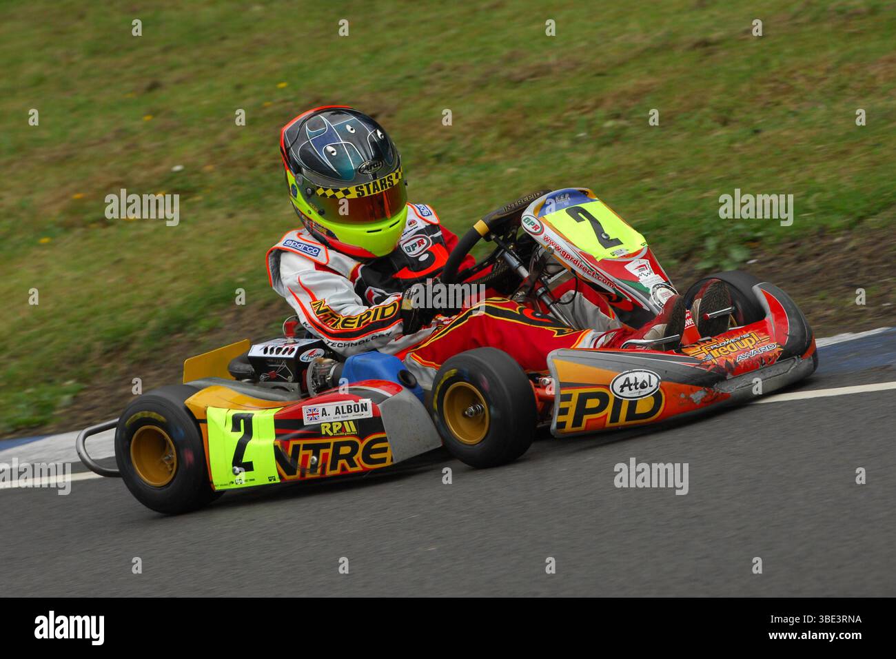 Alexander Albon, un pilota di nazionalità sia thailandese che britannica, gareggiò in Formula 1 sotto la bandiera thailandese per il Williams Team, visto qui nella sua prima carriera nel karting nel 2007. Foto Stock