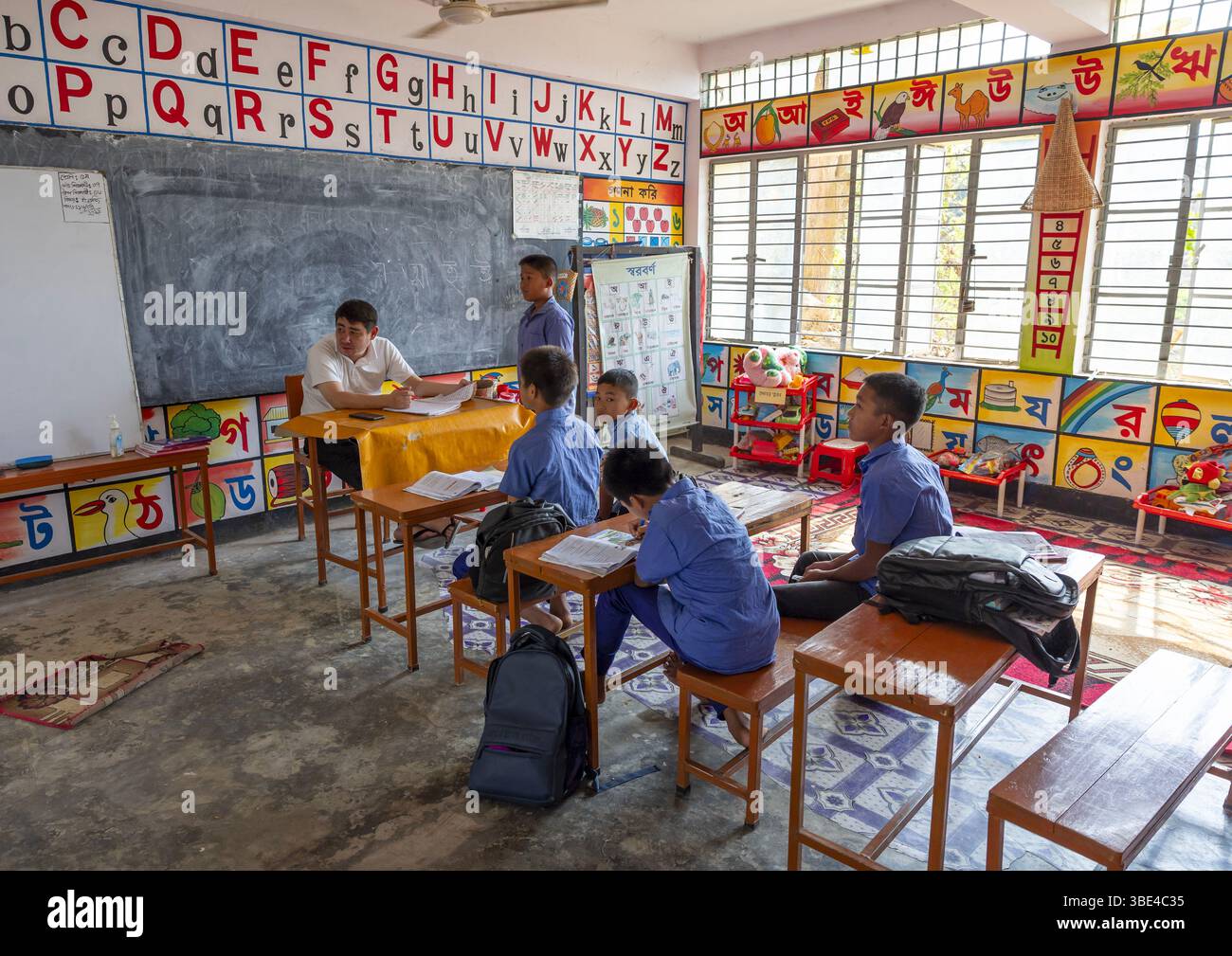 Studenti del gruppo etnico Bawm a scuola, Chittagong Division, Bandarban, Bangladesh Foto Stock