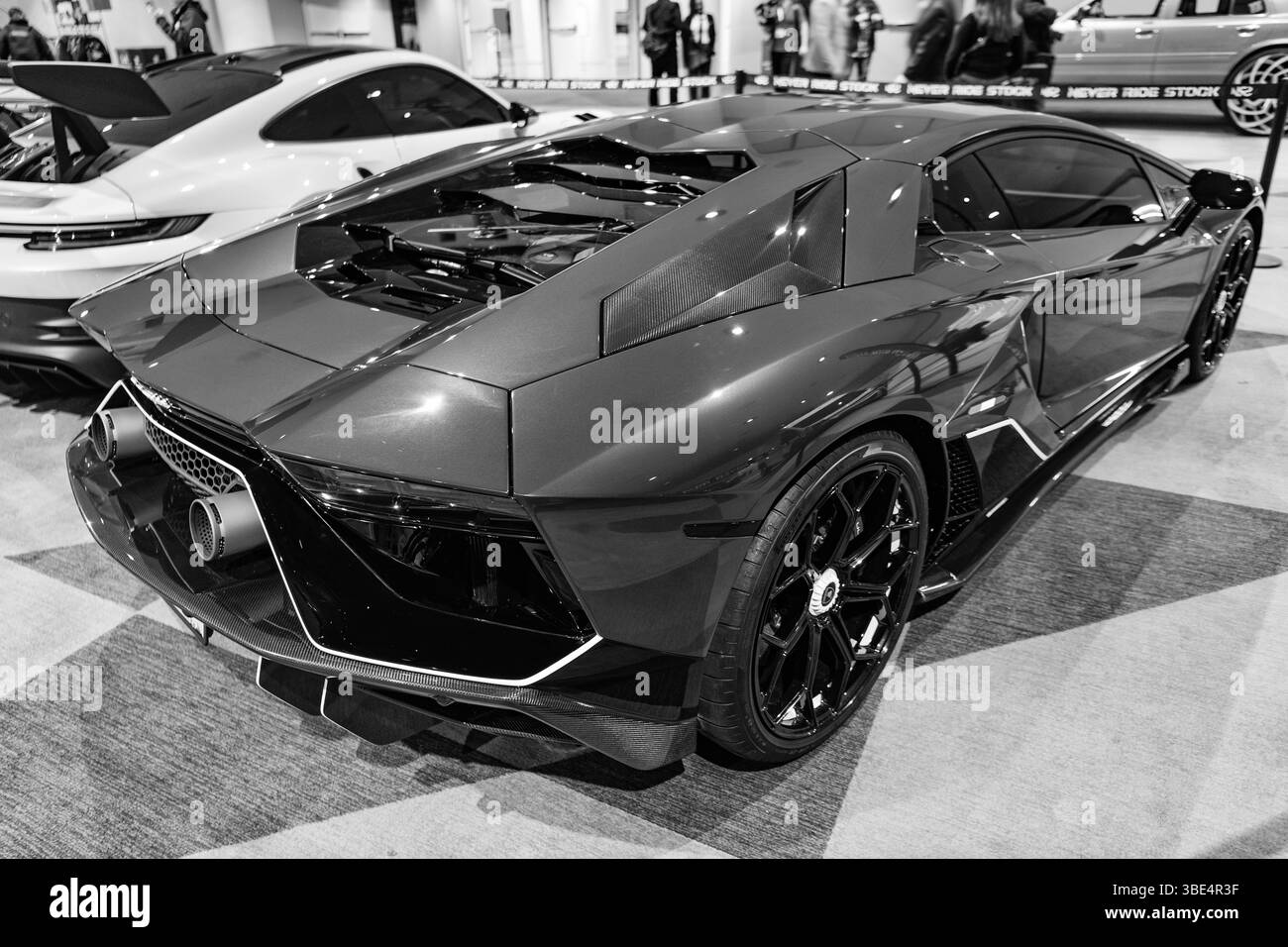 New York City, USA - 27 marzo 2024: Supercar Lamborghini Aventador al New York International Auto Show, vista rara Foto Stock