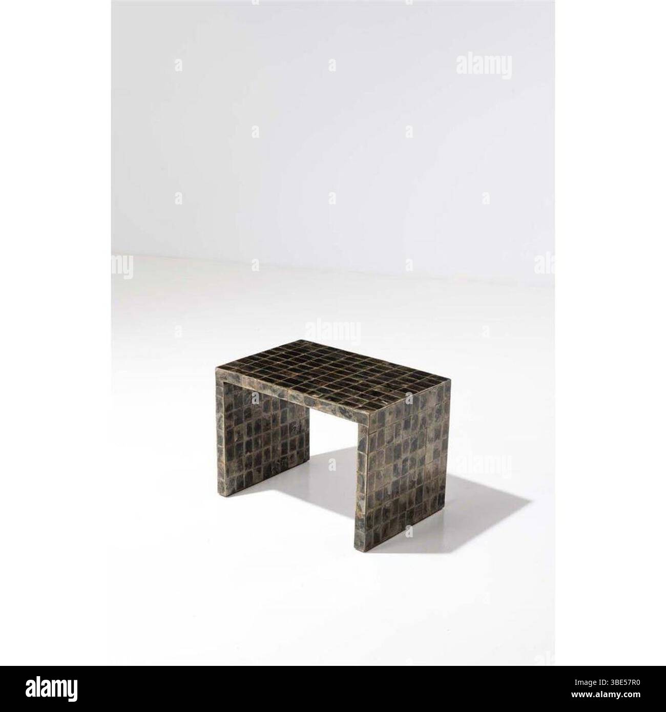 Jean-Michel Frank - tavolino laterale in mica e legno di quercia a cura di Comte, Argentina, stampato con '7328' sotto un piede modello creato intorno al 1928 Foto Stock