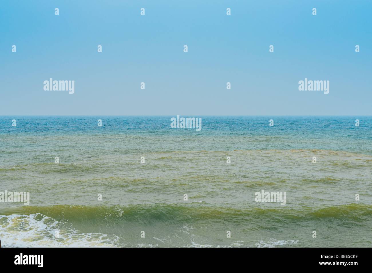 Yin Yang Sea - Oceano bicolore unico e fenomeno naturale nel nord di Taiwan Foto Stock