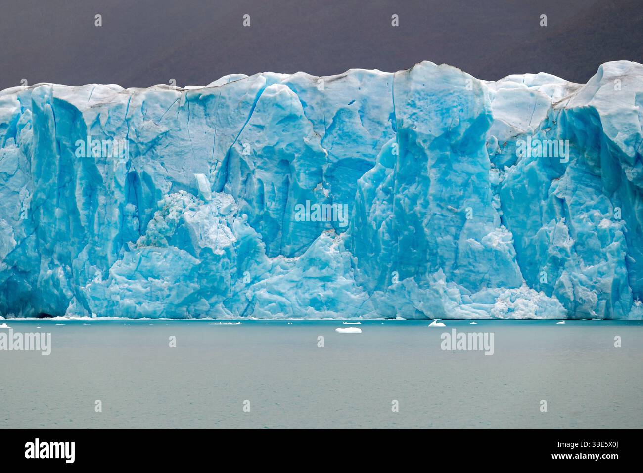 Gita in barca nel Glacier National Park. Lago Argentino, Patagonia, Argentina Foto Stock