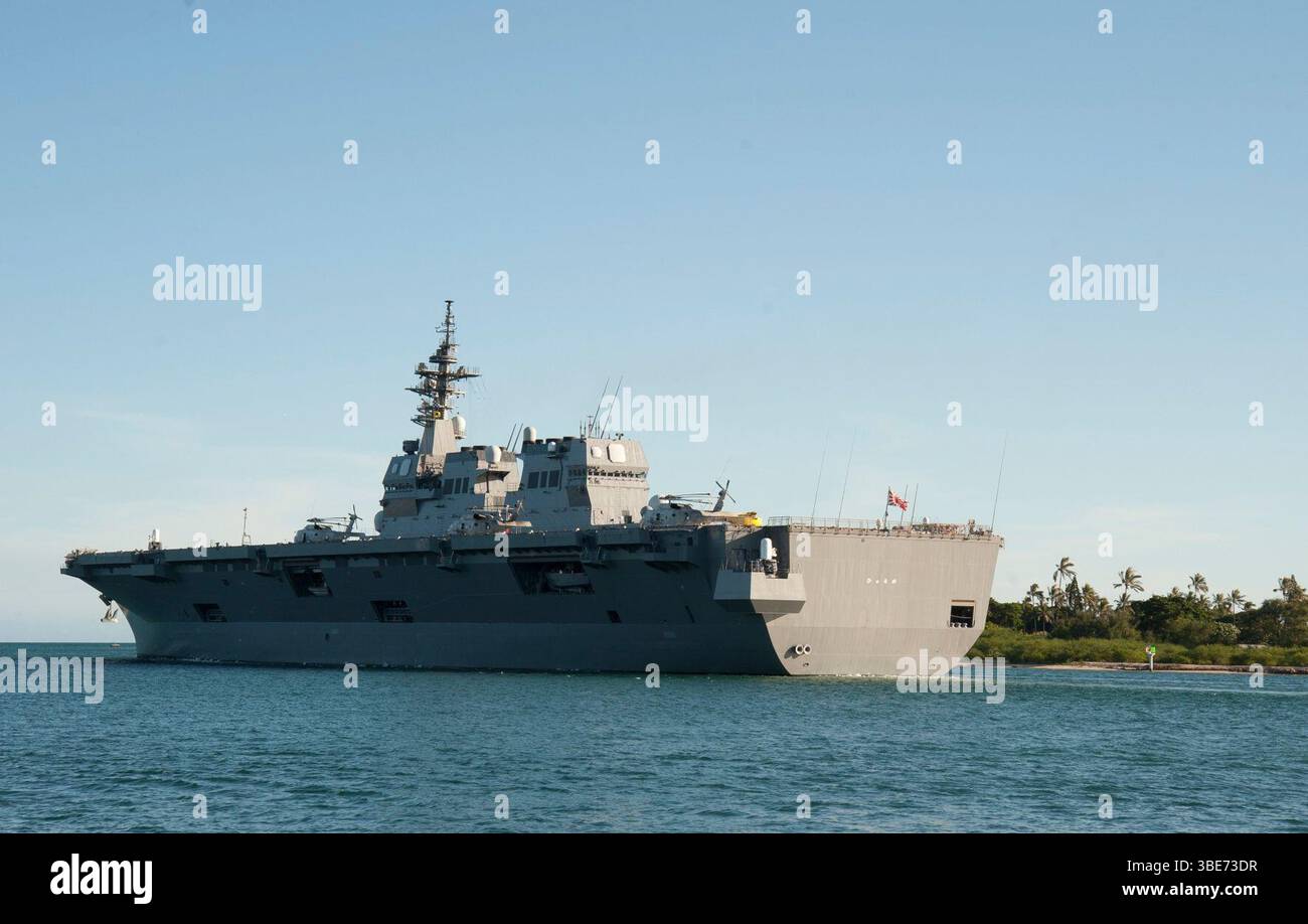 JS Hyuga (DDH 181) parte dalla Joint base Pearl Harbor-Hickam per Rim of the Pacific 2016. Foto Stock