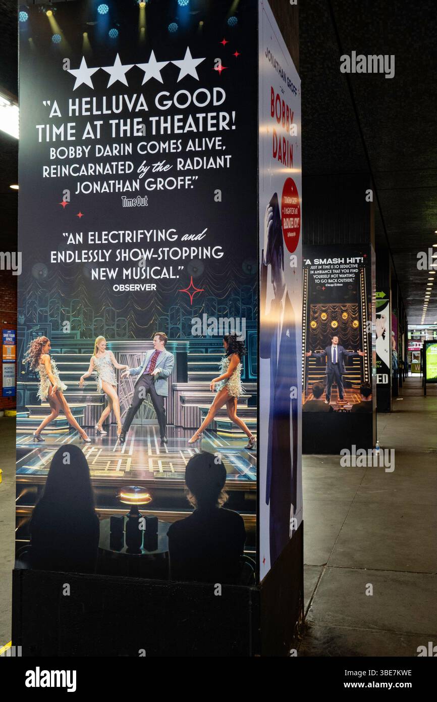 Jonathan Groff è Bobby Darin nel musical "Just in Time" al Circle in the Square Theatre, New York City, USA 2025 Foto Stock