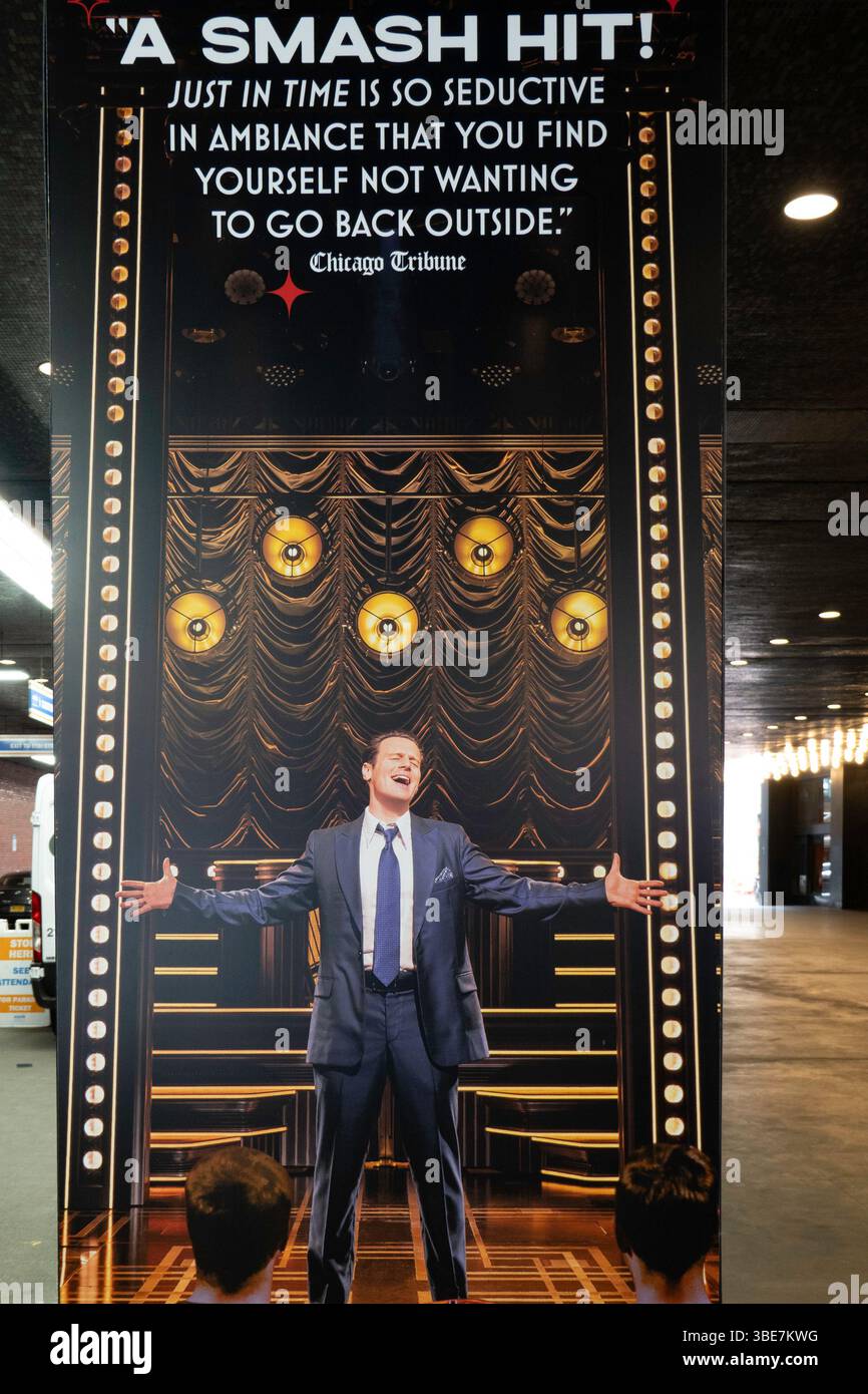 Jonathan Groff è Bobby Darin nel musical "Just in Time" al Circle in the Square Theatre, New York City, USA 2025 Foto Stock