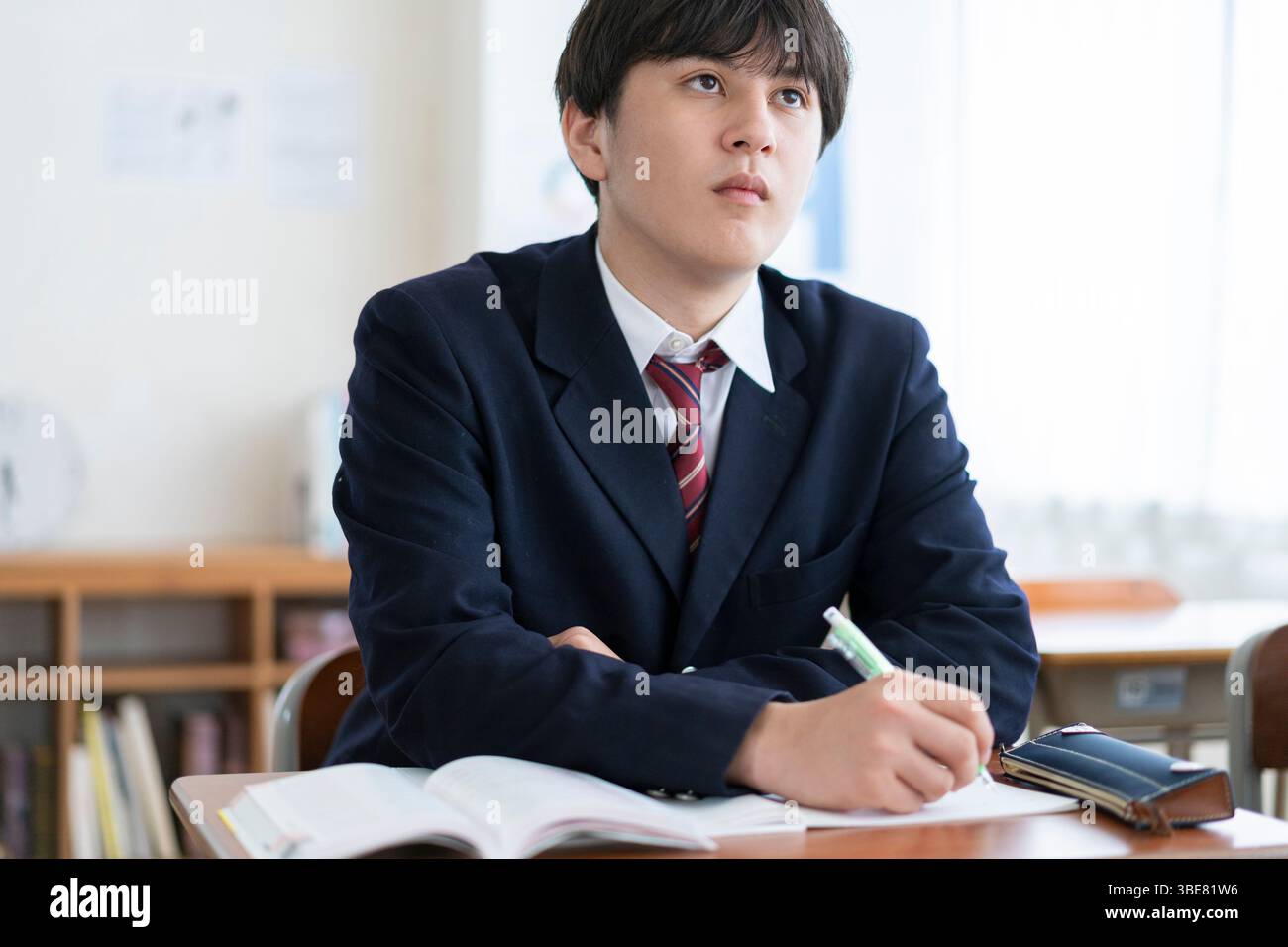 Studenti delle scuole superiori che prendono lezioni Foto Stock