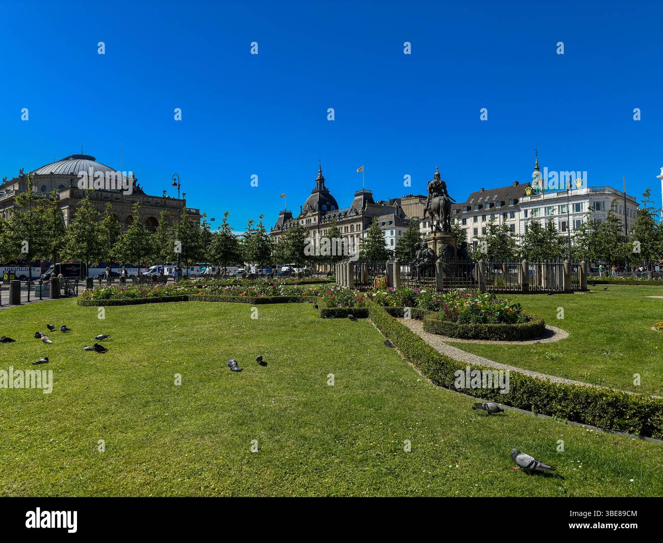 Reiterstatue von König Christian IX.steht prominente auf der Christiansborg Ridebane a Kopenhagen, Dänemark - Immagine stock catturata con smartphone