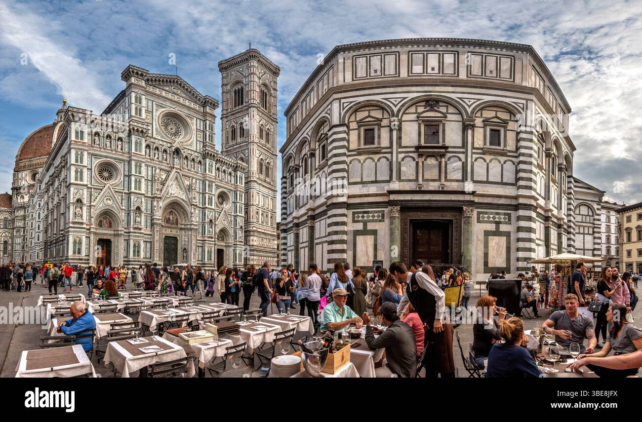 Il Duomo e il Battistero di San Giovanni. Piazza del Duomo, Firenze, Toscana, Italia. Foto Stock