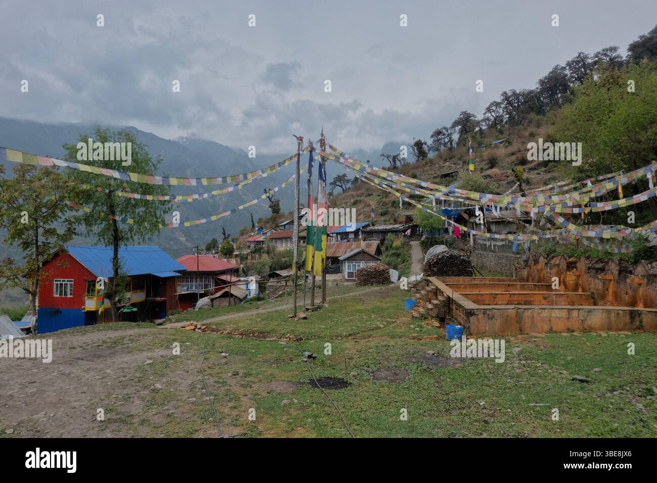 Bagni termali nel villaggio di Tatopani, Tamang Heritage Trail, Tatopani, Nepal Foto Stock