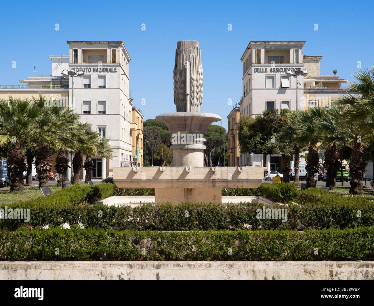 Piazza della Libertà, piazza storica di Latina, Italia Foto Stock