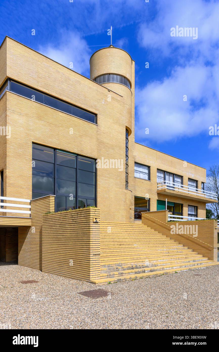 Fuori da Villa Cavrois a Croix, alla periferia di Lille. La villa modernista Art Deco, dell'architetto Robert Mallet-Stevens, fu completata nel 1932. Foto Stock