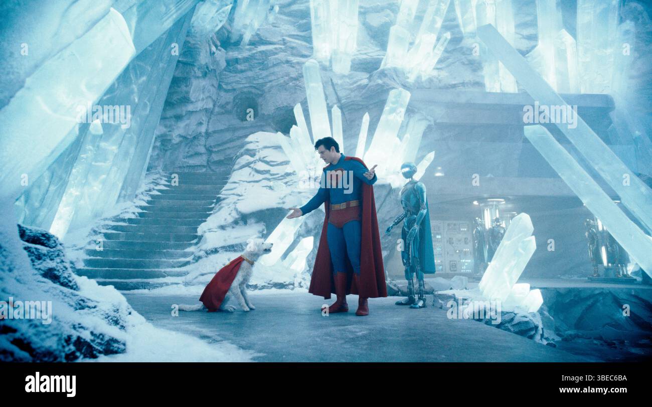 DATA DI RILASCIO: 11 luglio 2025. TITOLO: Superman. STUDIO: DC Studios. DIRETTORE: James Gunn. TRAMA: Segue il supereroe titolare mentre concilia la sua eredità con la sua educazione umana. Egli è l'incarnazione della verità, della giustizia e del modo americano in un mondo che lo vede come antiquato. PROTAGONISTA: DAVID CORENSWET nel ruolo di Clark Kent Superman. (Immagine di credito: © DC Studios/Entertainment Pictures/ZUMAPRESS.com) SOLO PER USO EDITORIALE! Non per USO commerciale! Foto Stock