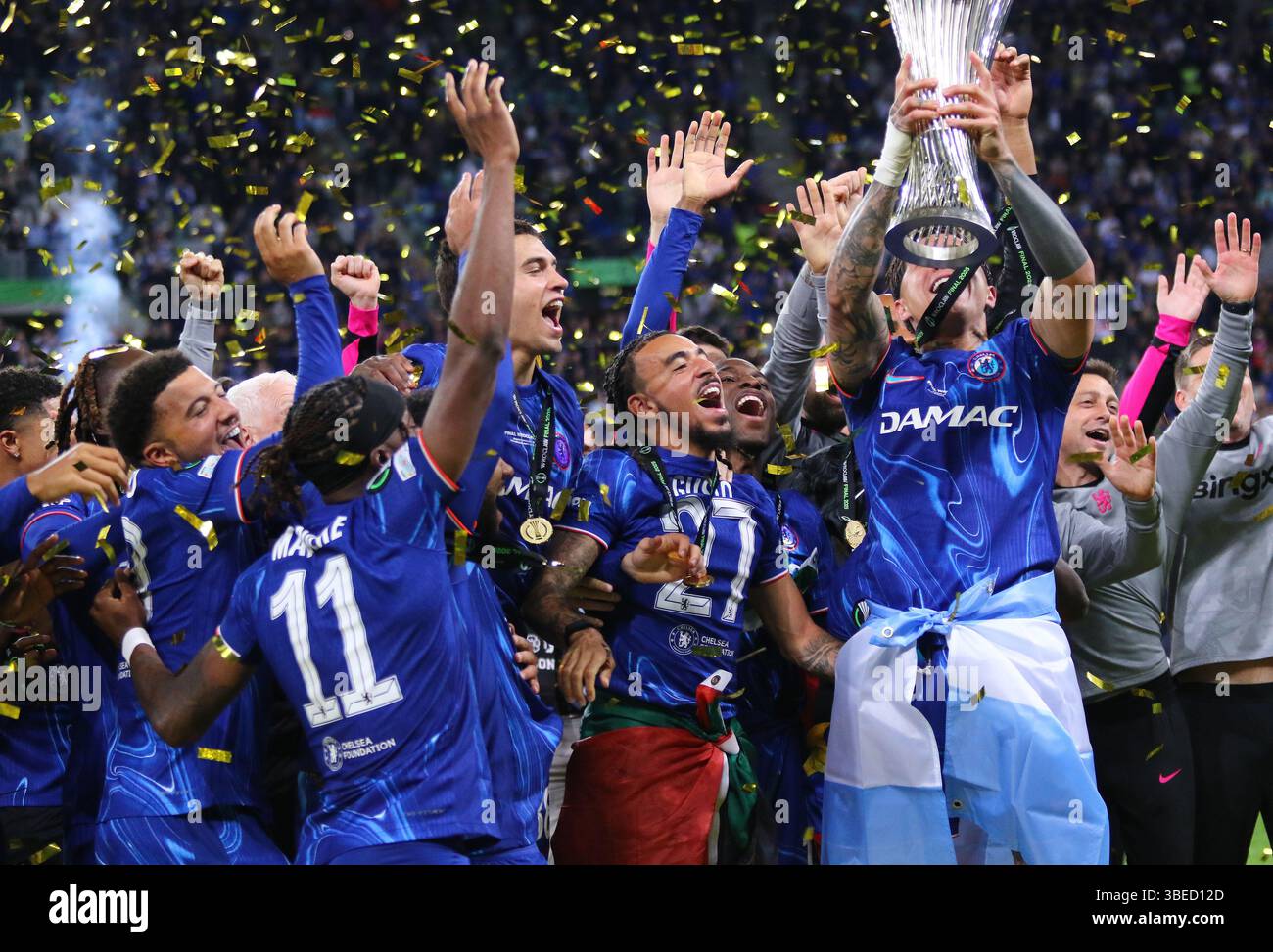 Breslavia, Polonia. 28 maggio 2025. I giocatori del Chelsea celebrano la vittoria della UEFA Europa Conference League 2025 dopo l'ultima partita contro il Real Betis allo Stadion Wroclaw di Breslavia, Polonia. Crediti: Oleksandr Prykhodko/Alamy Live News Foto Stock