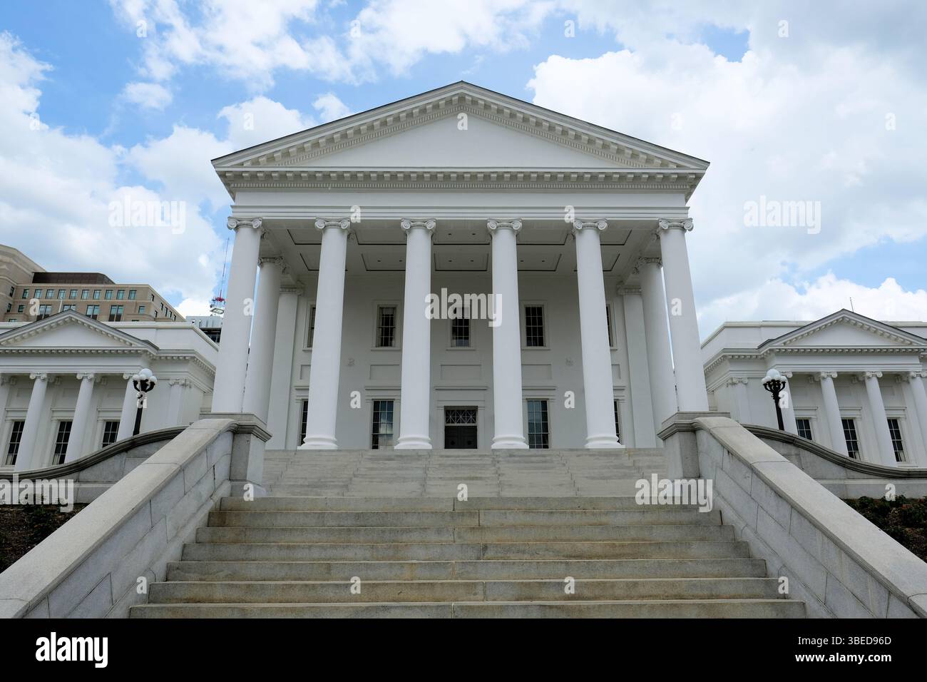 Il Campidoglio della Virginia a Richmond; sede del governo statale per il Commonwealth della Virginia, situato in Capitol Square; costruito tra il 1785 e il 1788. Foto Stock