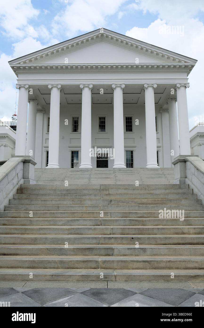 Il Campidoglio della Virginia a Richmond; sede del governo statale per il Commonwealth della Virginia, situato in Capitol Square; costruito tra il 1785 e il 1788. Foto Stock