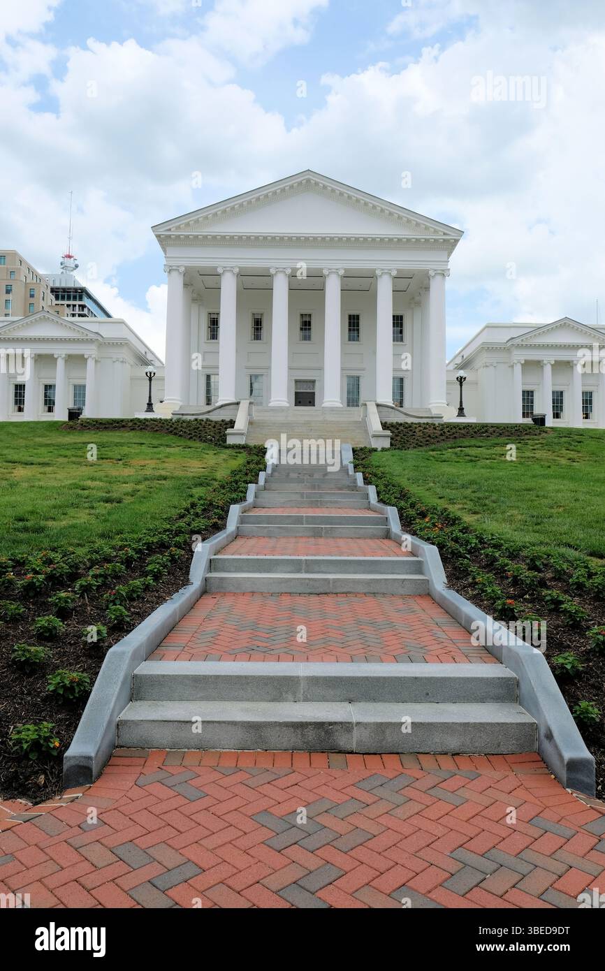 Il Campidoglio della Virginia a Richmond; sede del governo statale per il Commonwealth della Virginia, situato in Capitol Square; costruito tra il 1785 e il 1788. Foto Stock