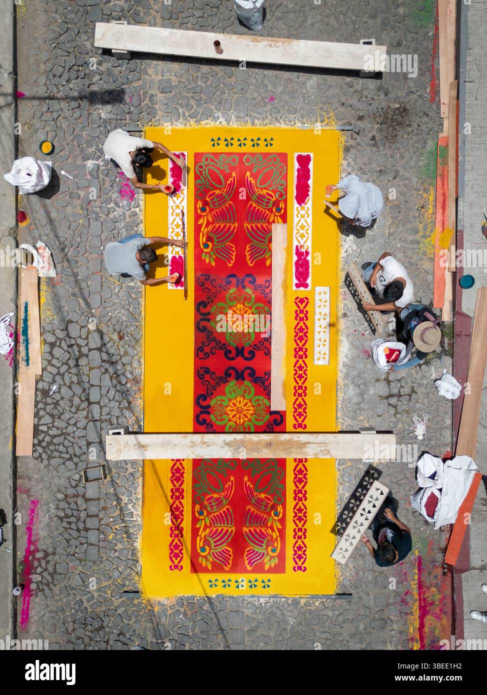 Semana Santa en la Antigua Guatemala y sus alfombras coloridas celebrazioni della settimana Santa e tappeti colorati ad Antigua Guatemala Foto Stock