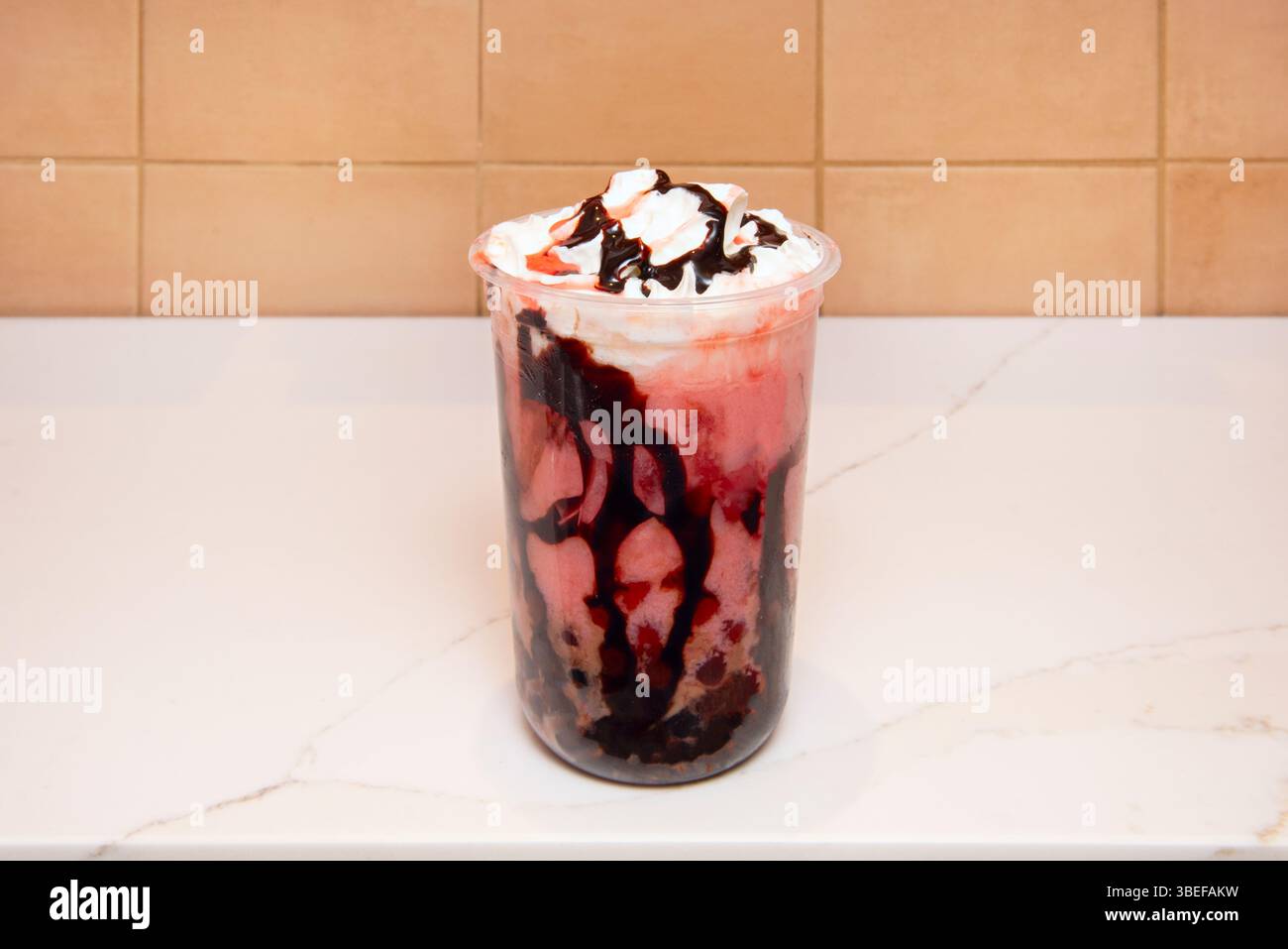 Oltre alle perle di tapioca, il Bubble Tea si presta a un'ampia varietà di condimenti Foto Stock