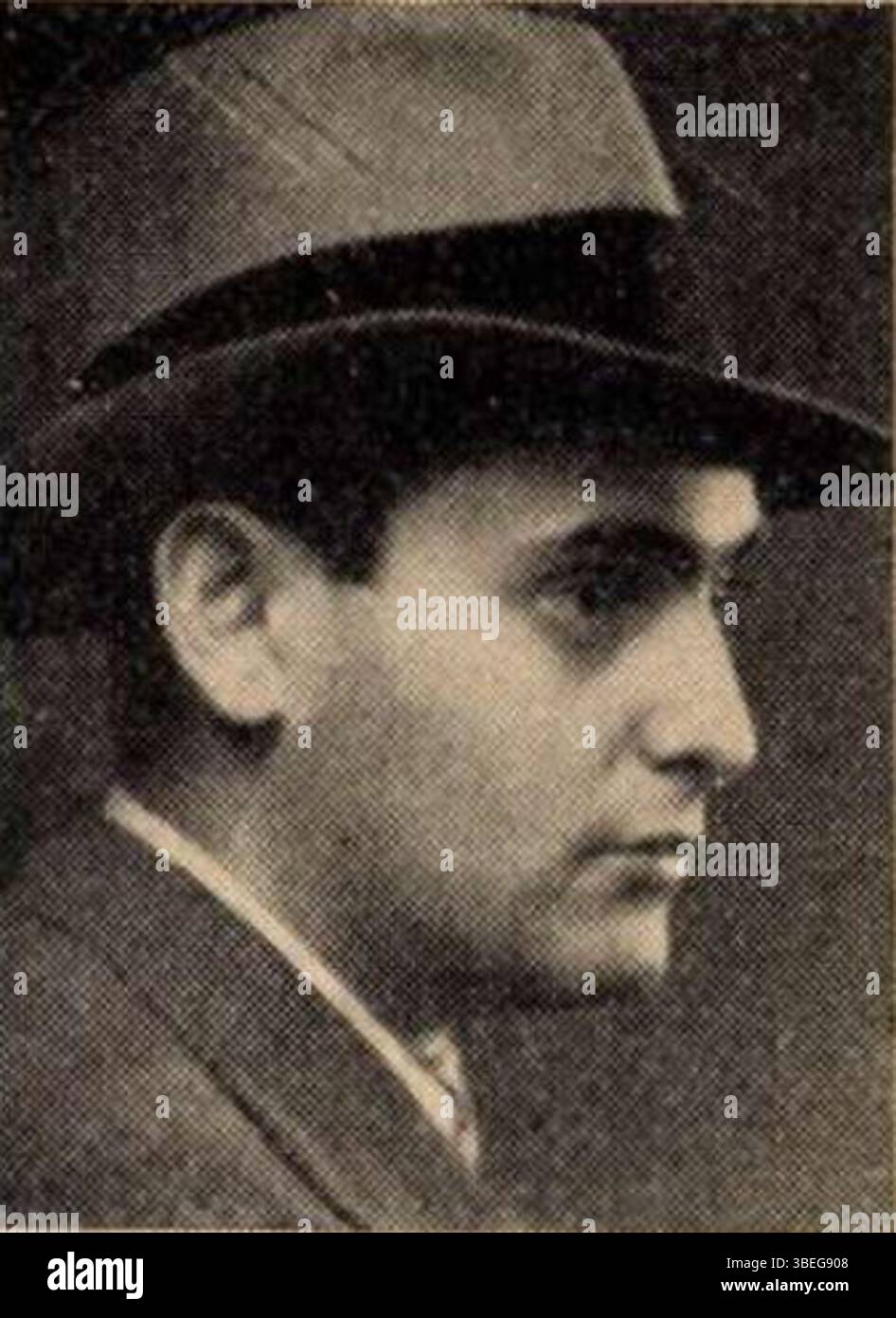 Questa fotografia del 1936 di Pál M. Vajda raffigura Sir Georg Solti (György Solti), un rinomato direttore d'orchestra e pianista ungherese. Nato a Budapest nel 1912, Solti divenne noto a livello internazionale per la sua direzione d'opera. Fu una figura di spicco nel mondo della musica classica e servì come direttore musicale in molte orchestre prestigiose, tra cui la Chicago Symphony Orchestra. Foto Stock