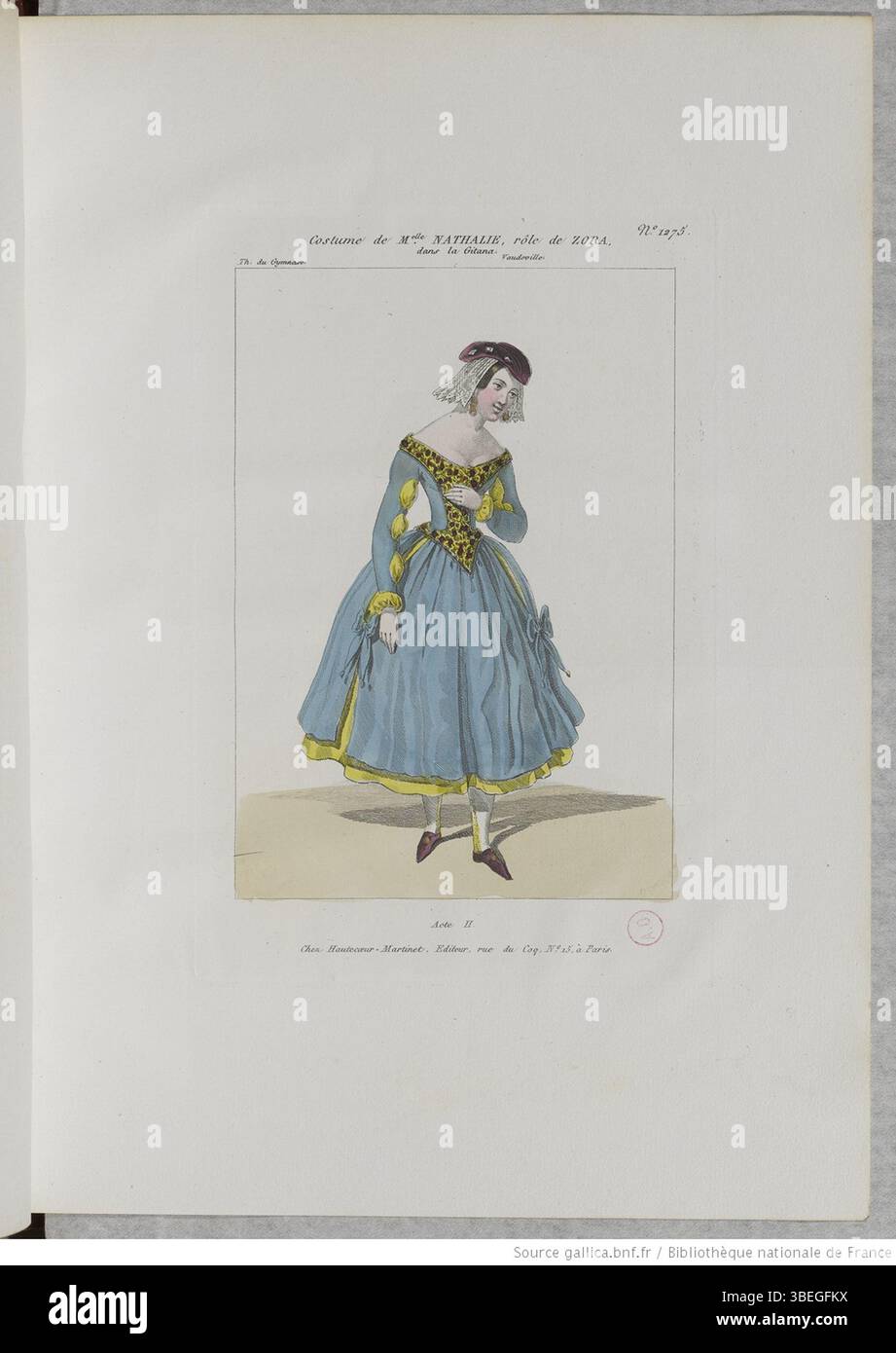 Questo piatto 1275 del volume 13 di «Petite galerie dramatique» presenta Mademoiselle Nathalie che interpreta Zora nella commedia «la Gitana». La collezione espone vari costumi di attori dei teatri di Parigi nel periodo 1796-1843. Foto Stock