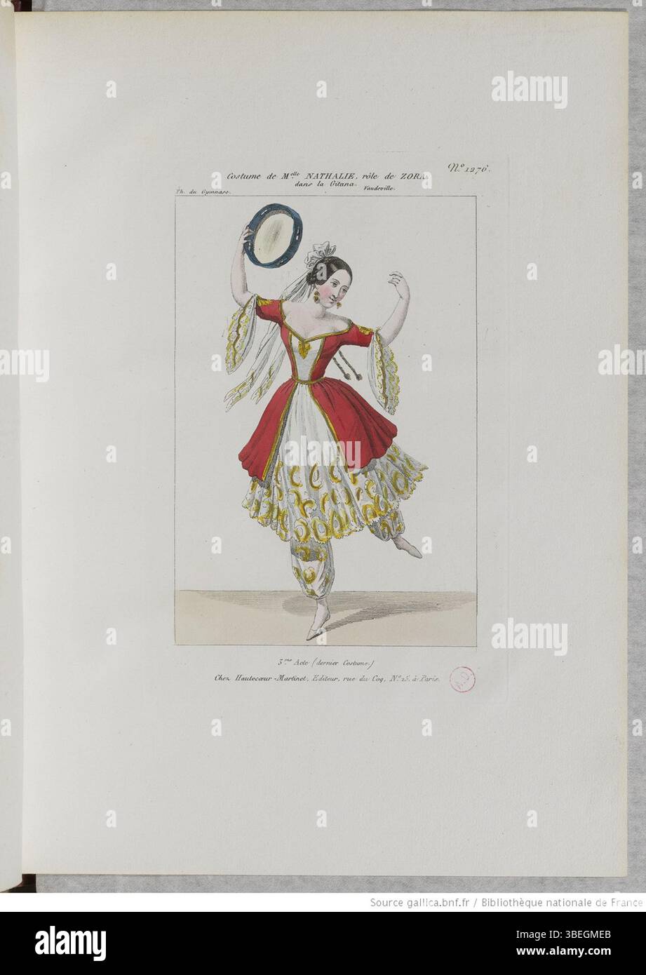 La tavola 1276 del volume 13 della Petite galerie dramatique raffigura Mademoiselle Nathalie nel ruolo di Zora in la Gitana. Questo lavoro fa parte di una collezione storica di costumi da attore dal teatro parigino tra il 1796 e il 1843. Foto Stock