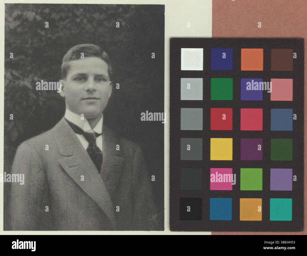 Questa riproduzione in bianco e nero di una fotografia raffigura Peter Leonhard Heusler, creato tra il 1896 e il 1914. L'immagine riflette le prime tecniche di riproduzione fotografica. Foto Stock