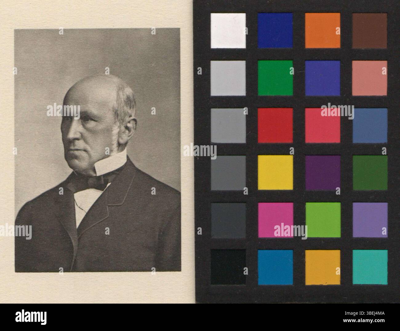 Questa riproduzione fotografica in bianco e nero, creata tra il 1889 e il 1909, mostra un ritratto di Albert Riggenbach-Iselin. È un chiaro esempio dello stile fotografico del periodo. Foto Stock