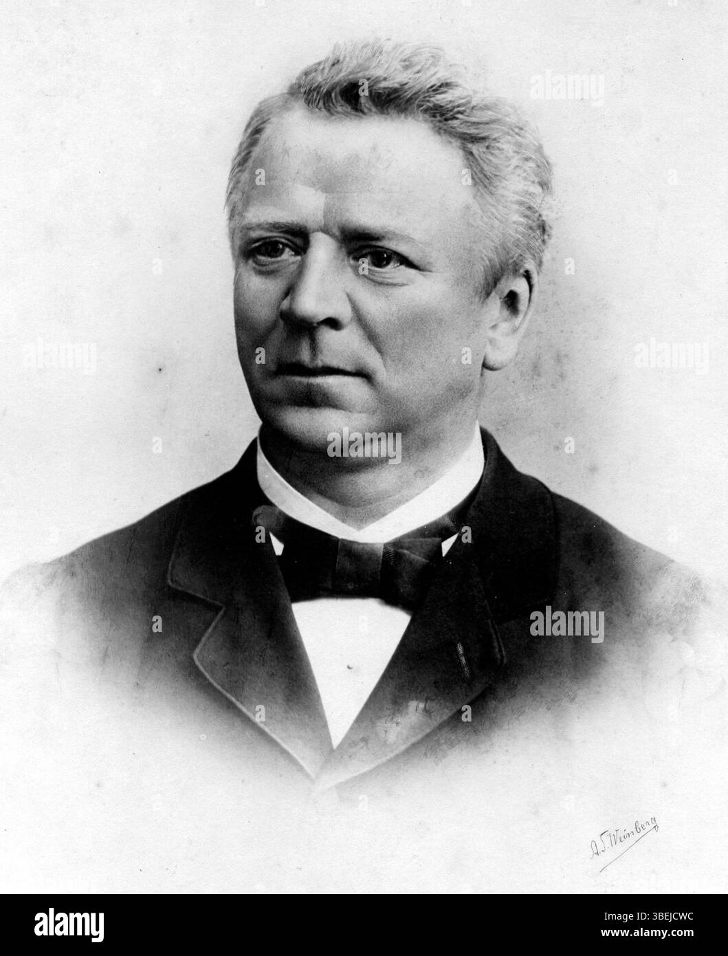 Il Prof. Dr. Wijbrand Adriaan Reiger (1900) è stato un eminente studioso olandese noto per il suo lavoro nella storia e nell'educazione. I suoi contributi accademici furono influenti nei circoli intellettuali olandesi del XX secolo. Foto Stock