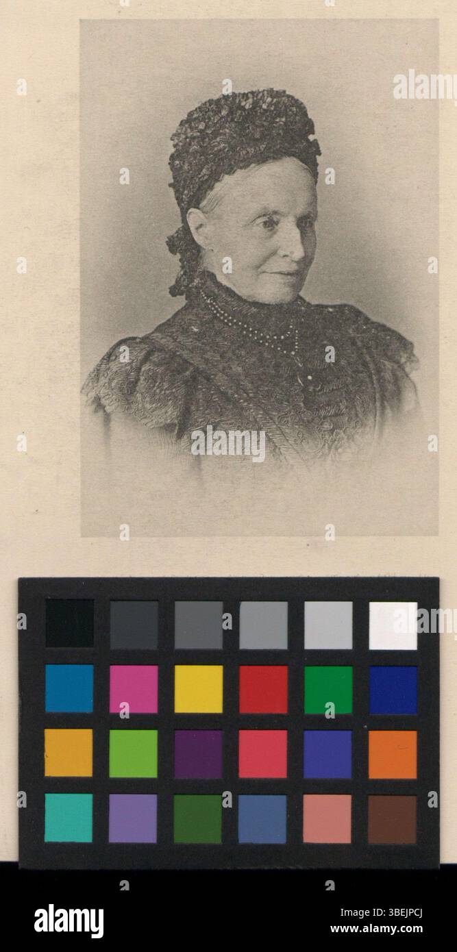 Questa riproduzione fotografica in bianco e nero ritrae Margarethe Riggenbach-Stehlin, scattata tra il 1880 e il 1906. L'immagine offre informazioni sulle tecniche di fotografia ritrattistica del XIX secolo e sul contesto storico della persona. Foto Stock